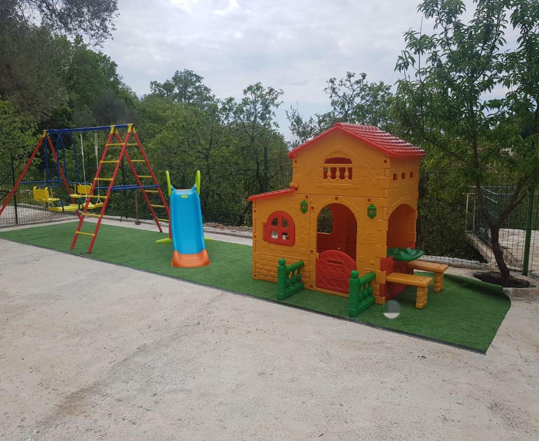Apartments Djedovic 2 Petrovac Exterior foto